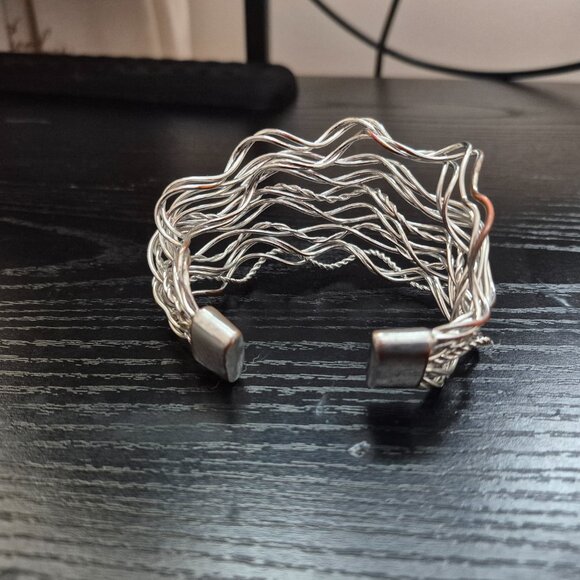 Intricate Silver Wire Woven Waved Bracelet/Cuff - Picture 4 of 16